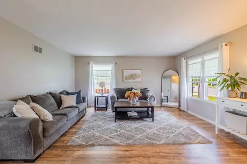 Living - 1503 Green Trails Dr, Plainfield, IL 60586 photo 3 of 3