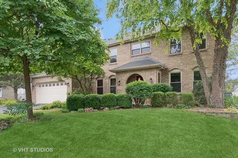 2205 Brown Ct, Naperville, IL 60565