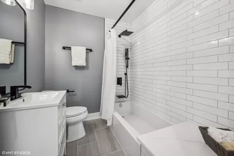 Bath - Undisclosed, Elmhurst, IL 60126 photo 3 of 5