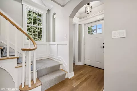 Entry Way - Undisclosed, Elmhurst, IL 60126 photo 1 of 7