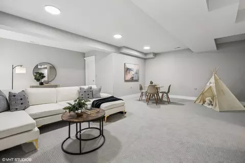 Living - Undisclosed, Elmhurst, IL 60126 photo 10 of 10