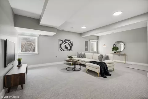 Living - Undisclosed, Elmhurst, IL 60126 photo 9 of 10