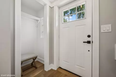 Entry Way - Undisclosed, Elmhurst, IL 60126 photo 2 of 7