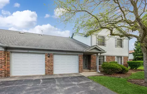 1521 W Partridge Ln #4, Arlington Heights, IL 60004