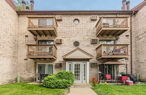 462 E Oasge Ln #2A, Palatine, IL 60074