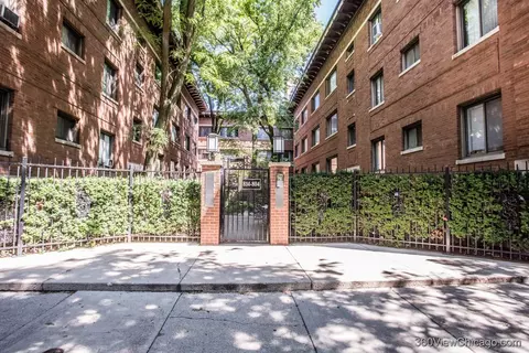 806 W Lakeside Pl #302, Chicago, IL 60640