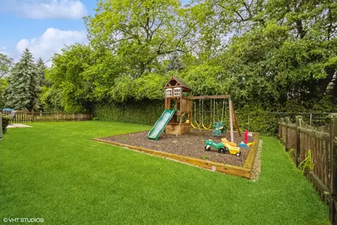Exterior - 1060 Weeping Willow Dr, Wheeling, IL 60090 photo 2 of 4