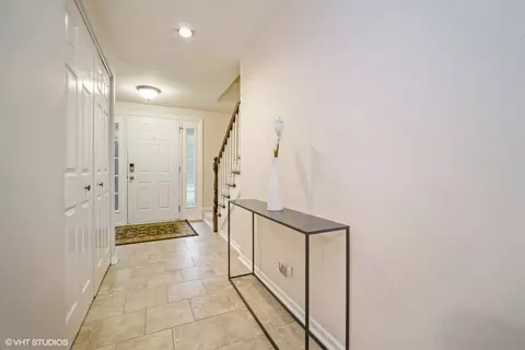 Entry Way - 1060 Weeping Willow Dr, Wheeling, IL 60090 photo 2 of 3
