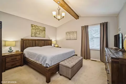 Bedroom - 1060 Weeping Willow Dr, Wheeling, IL 60090 photo 1 of 3