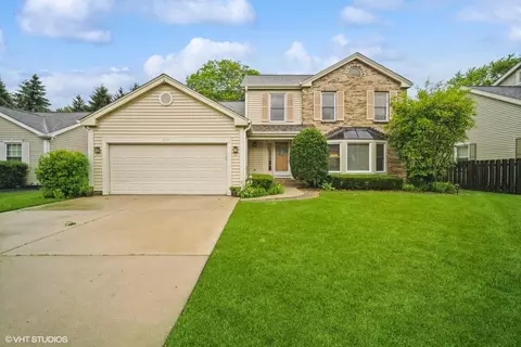 1060 Weeping Willow Dr, Wheeling, IL 60090