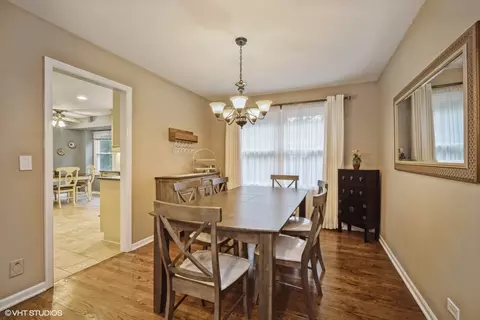 Dining - 1060 Weeping Willow Dr, Wheeling, IL 60090 photo 1 of 1