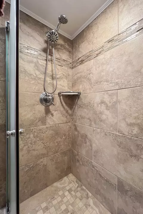 Bath - 7 Knollcrest Ct, Normal, IL 61761 photo 4 of 4