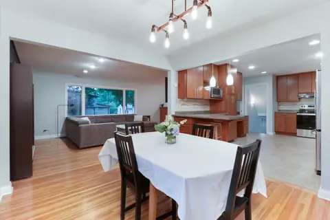 Dining - 7 Knollcrest Ct, Normal, IL 61761 photo 2 of 3