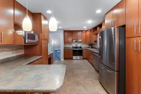 Kitchen - 7 Knollcrest Ct, Normal, IL 61761 photo 1 of 4