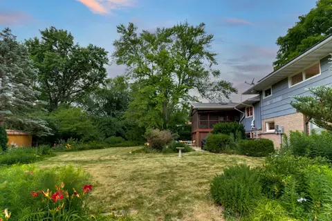 Exterior - 7 Knollcrest Ct, Normal, IL 61761 photo 5 of 11