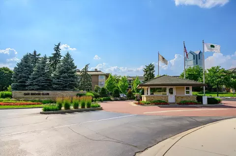 4 Oak Brook Club Dr #F101, Oak Brook, IL 60523