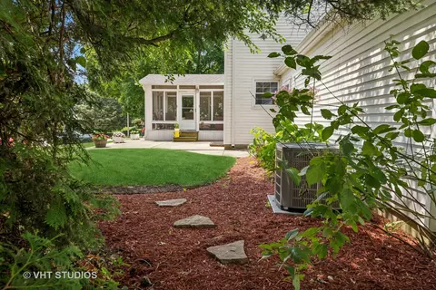Exterior - 313 Ambleside Dr, Roselle, IL 60172 photo 9 of 13