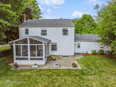 Exterior - 313 Ambleside Dr, Roselle, IL 60172 photo 12 of 13