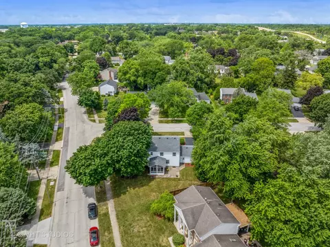 View/Area - 313 Ambleside Dr, Roselle, IL 60172 photo 2 of 8
