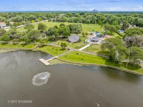View/Area - 313 Ambleside Dr, Roselle, IL 60172 photo 7 of 8