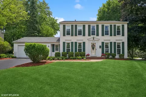 313 Ambleside Dr, Roselle, IL 60172