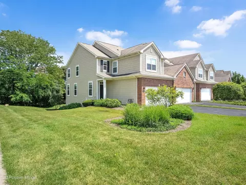 369 Buckingham Ct, Lombard, IL 60148