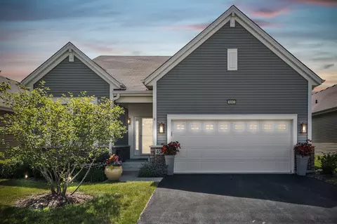 4043 Chesapeake Ln, Naperville, IL 60564