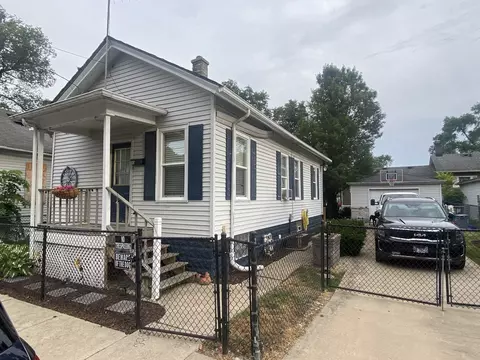110 Munroe St, Joliet, IL 60436
