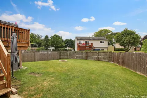 Exterior - 1110 Singleton Dr, Roselle, IL 60172 photo 4 of 5