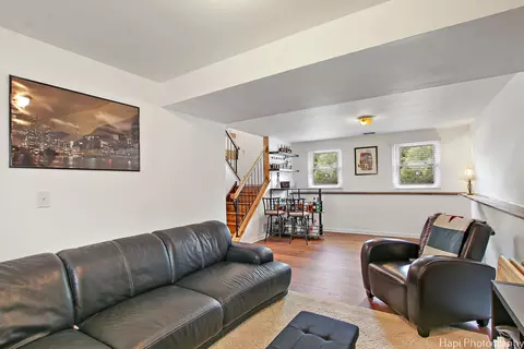 Living - 1110 Singleton Dr, Roselle, IL 60172 photo 3 of 4