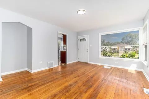 135 E 122nd Pl, Chicago, IL 60628 photo 10