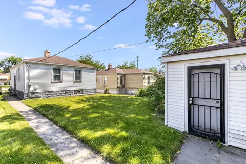 135 E 122nd Pl, Chicago, IL 60628 photo 3