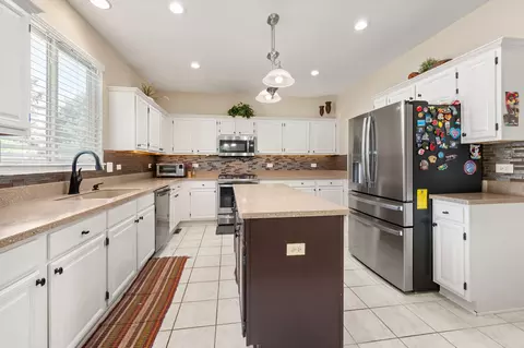 Kitchen - 985 Red Clover Dr, Aurora, IL 60504 photo 1 of 2