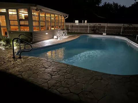Exterior - 1909 E Cholo Ln, Mount Prospect, IL 60056 photo 10 of 10