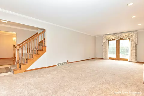 Living - 1909 E Cholo Ln, Mount Prospect, IL 60056 photo 4 of 4
