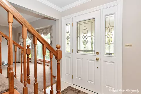 Entry Way - 1909 E Cholo Ln, Mount Prospect, IL 60056 photo 1 of 1