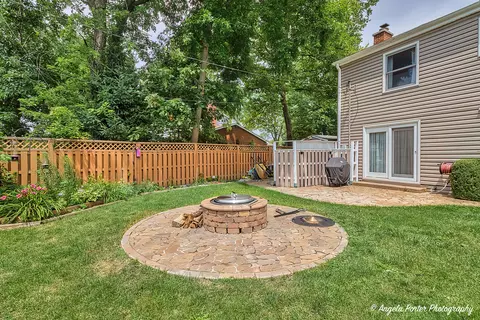 Exterior - 1909 E Cholo Ln, Mount Prospect, IL 60056 photo 5 of 10