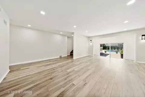 Living - 3150 Patton Dr, Des Plaines, IL 60018 photo 2 of 3