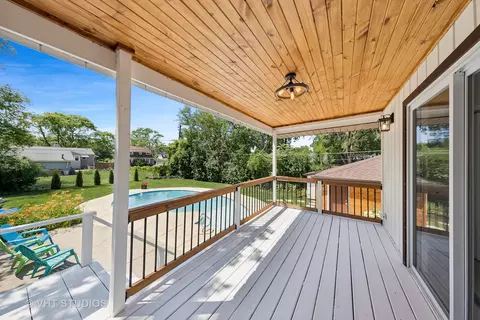 Exterior - 3150 Patton Dr, Des Plaines, IL 60018 photo 6 of 6