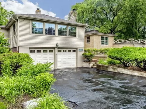 828 E 14th St, Lombard, IL 60148