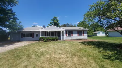 205 W North St, Ellsworth, IL 61737