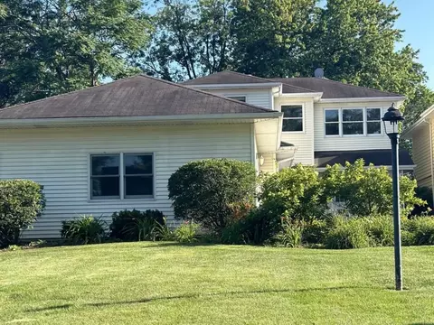 123 Ann St, Clarendon Hills, IL 60514