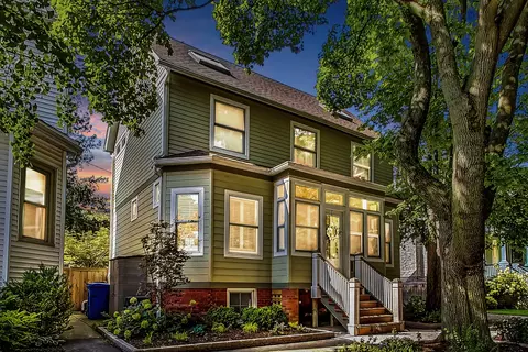 2011 W Giddings St, Chicago, IL 60625