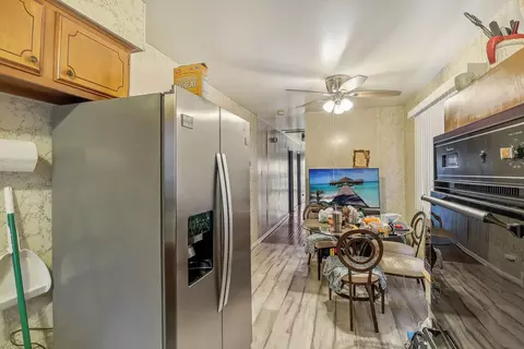 Entry Way - 7333 S Carpenter St, Chicago, IL 60621 photo 1 of 2