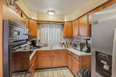 Kitchen - 7333 S Carpenter St, Chicago, IL 60621 photo 2 of 2