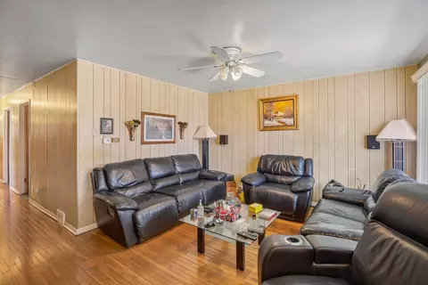 Living - 7333 S Carpenter St, Chicago, IL 60621 photo 2 of 2