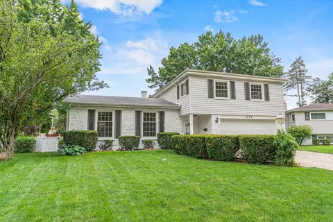 454 N Pioneer Dr, Addison, IL 60101