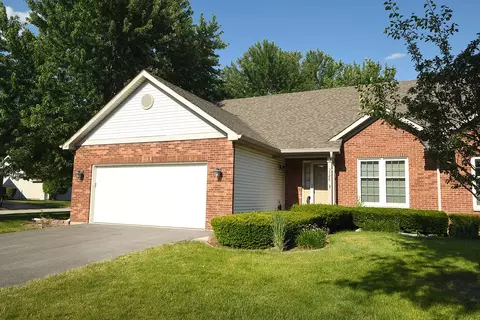 3520 Lake Side Cir, Joliet, IL 60431