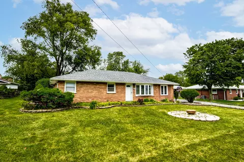 8824 W 93rd Pl, Hickory Hills, IL 60457