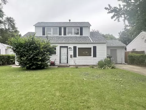 1209 Fairlawn Dr, Rantoul, IL 61866